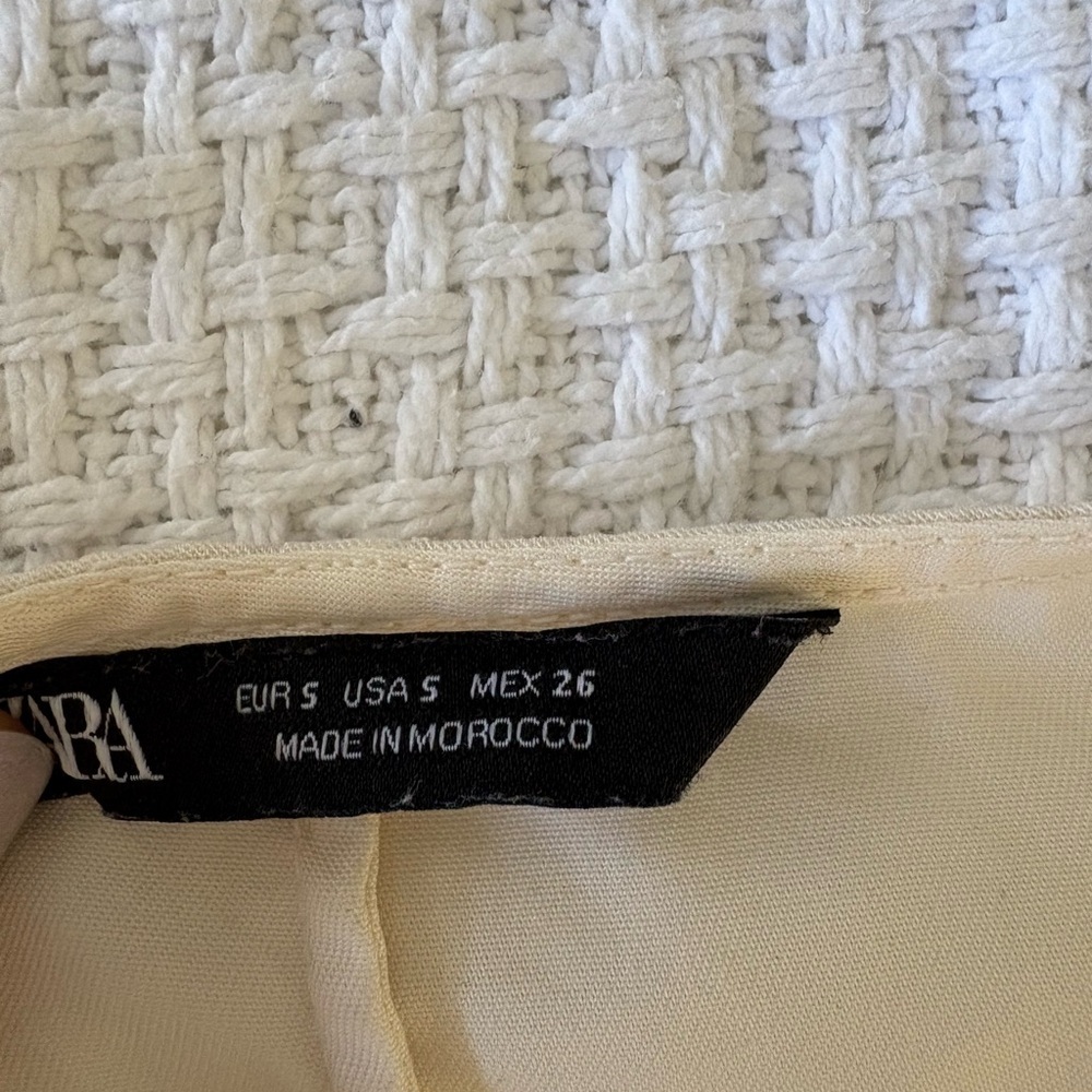 Zara Cream Button-Down Dress with Tie Waist - Picture 2 of 6